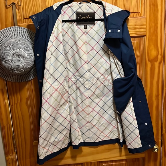 Coach women’s size large water resistant jacket navy - Picture 3 of 17
